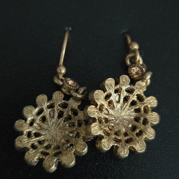 Vintage Floral Gemstone Dangle Earrings โ Antique Gold Tone Elegance - Picture 3 of 4